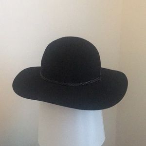 Black floppy hat